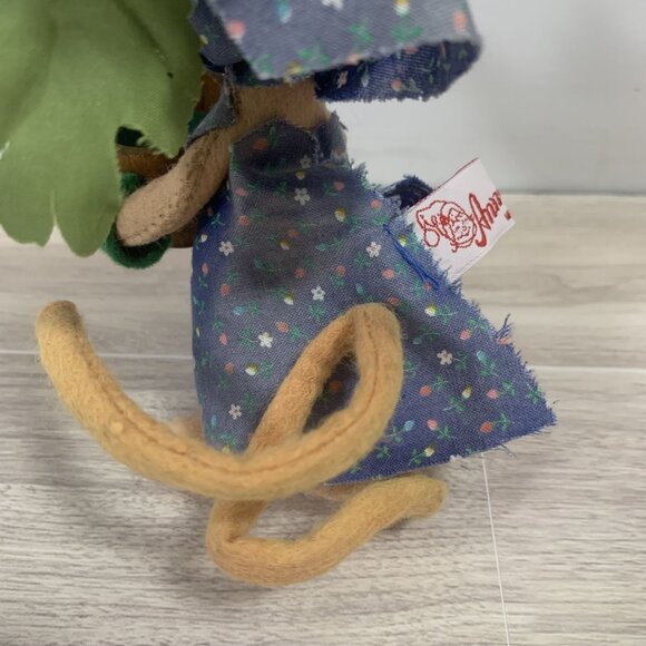 Vintage 1992 Annalee Mouse Plush Figure With Plant Imperfect - Picture 5 of 11